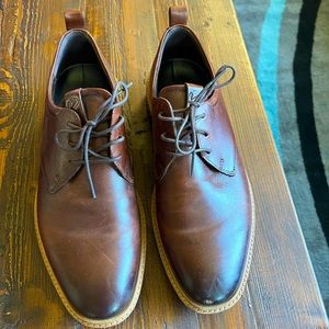 Men’s leather size 9 Ecco  Hybrid Plain toe brown shoes